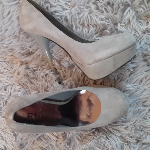 Shoes - Picture 2 of 2